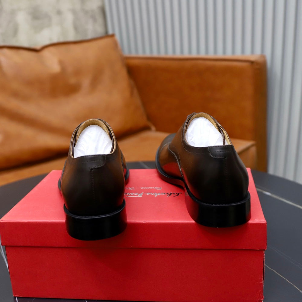 Ferragamo Men's Loafers - Style 427038