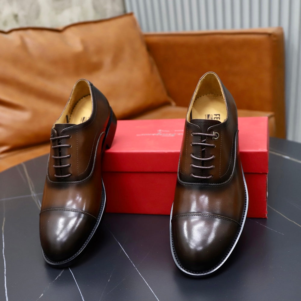 Ferragamo Men's Loafers - Style 427038