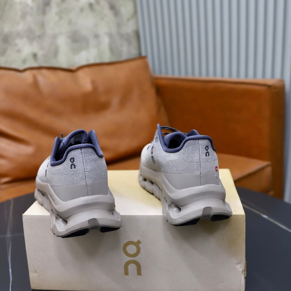 Designer Men's Sneakers - Style 427059