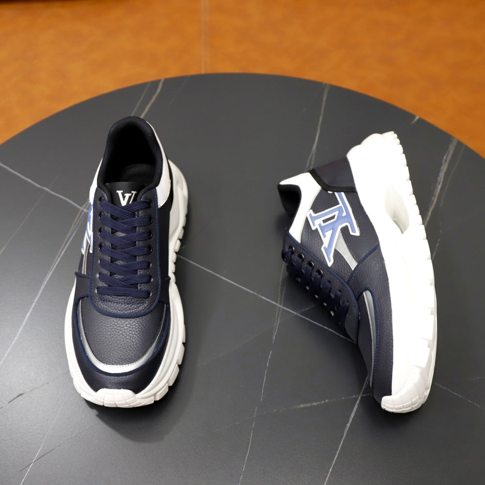 Louis Vuitton Men's Sneakers - Style 427064