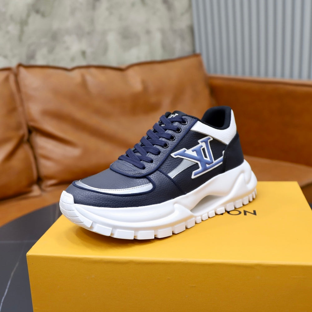 Louis Vuitton Men's Sneakers - Style 427064
