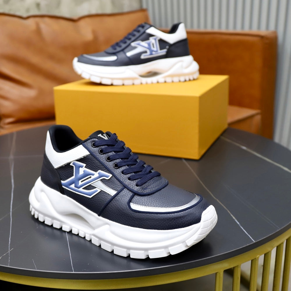 Louis Vuitton Men's Sneakers - Style 427064