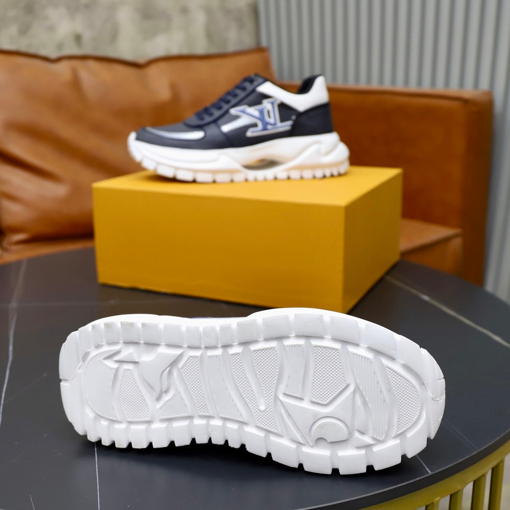Louis Vuitton Men's Sneakers - Style 427064