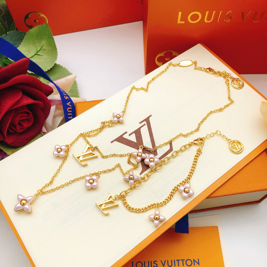 LOUIS VUITTON Necklace