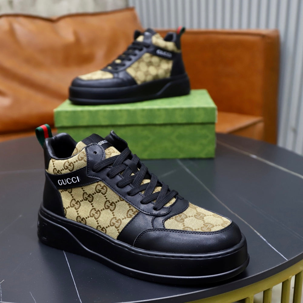 Gucci Men's Sneakers - Style 427077