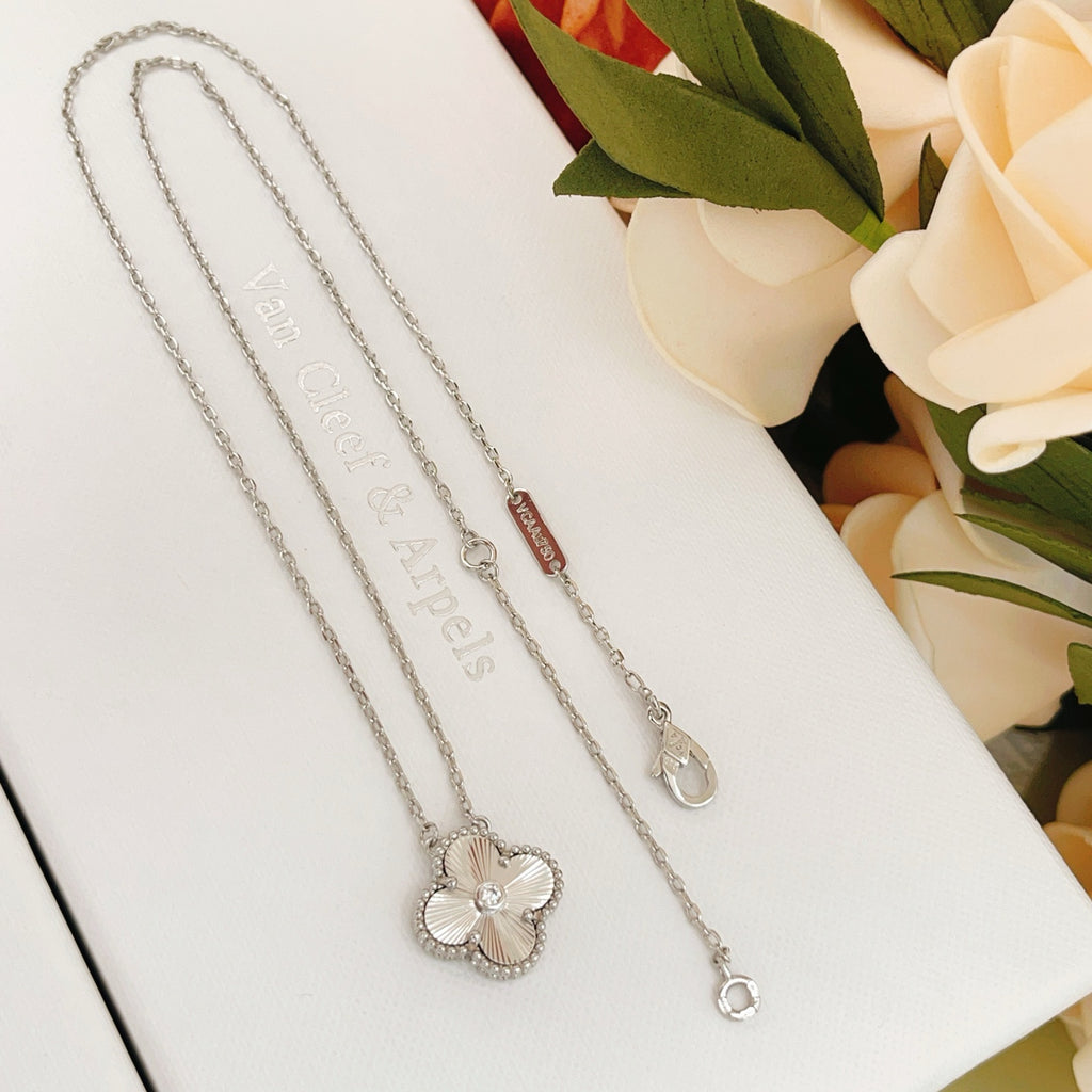 VAN CLEEF & ARPELS P55 Four-Leaf Clover Necklace
