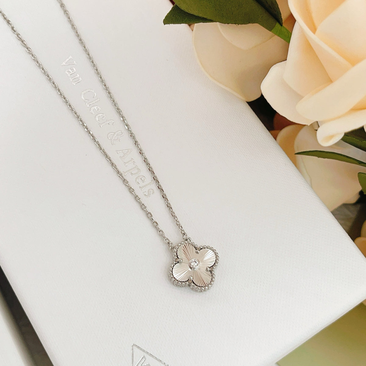 VAN CLEEF & ARPELS P55 Four-Leaf Clover Necklace