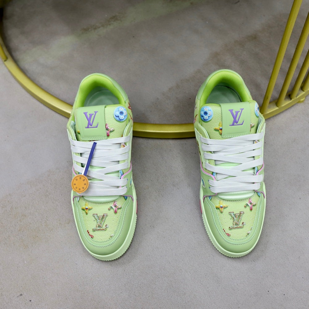 Louis Vuitton Unisex Sneakers - Style 426987