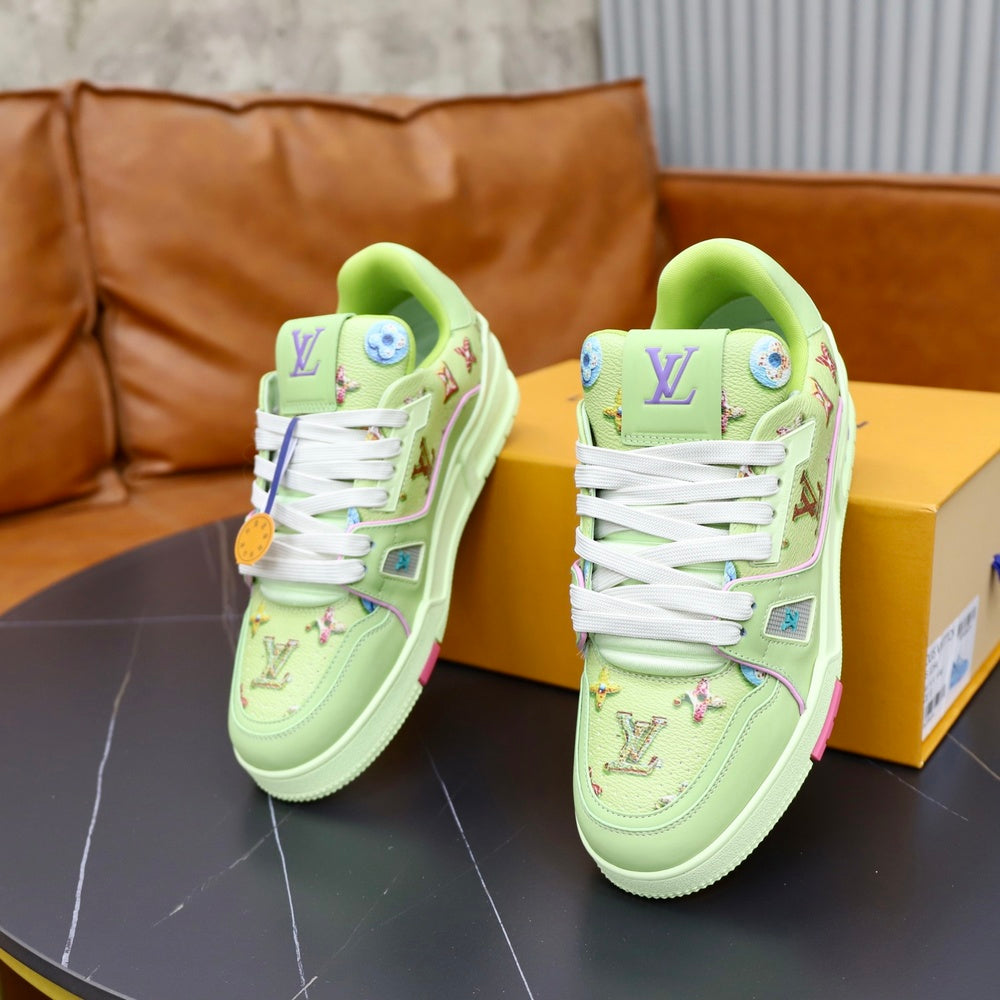 Louis Vuitton Unisex Sneakers - Style 426987