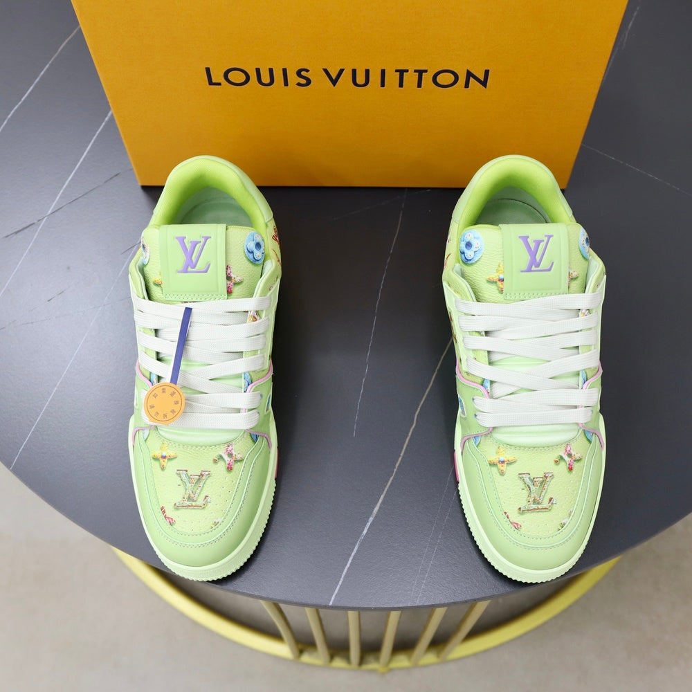 Louis Vuitton Unisex Sneakers - Style 426987