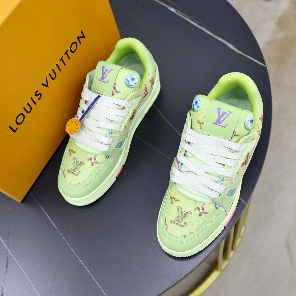 Louis Vuitton Unisex Sneakers - Style 426987