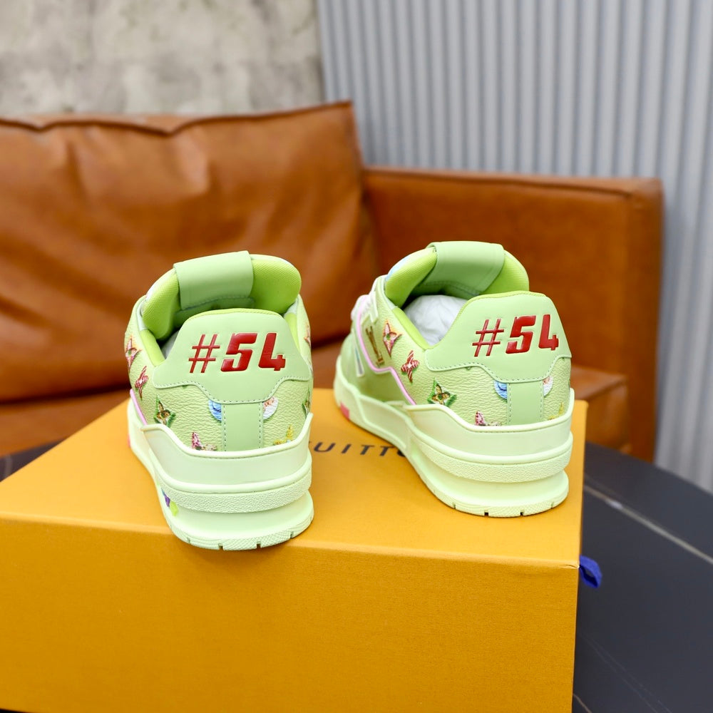 Louis Vuitton Unisex Sneakers - Style 426987