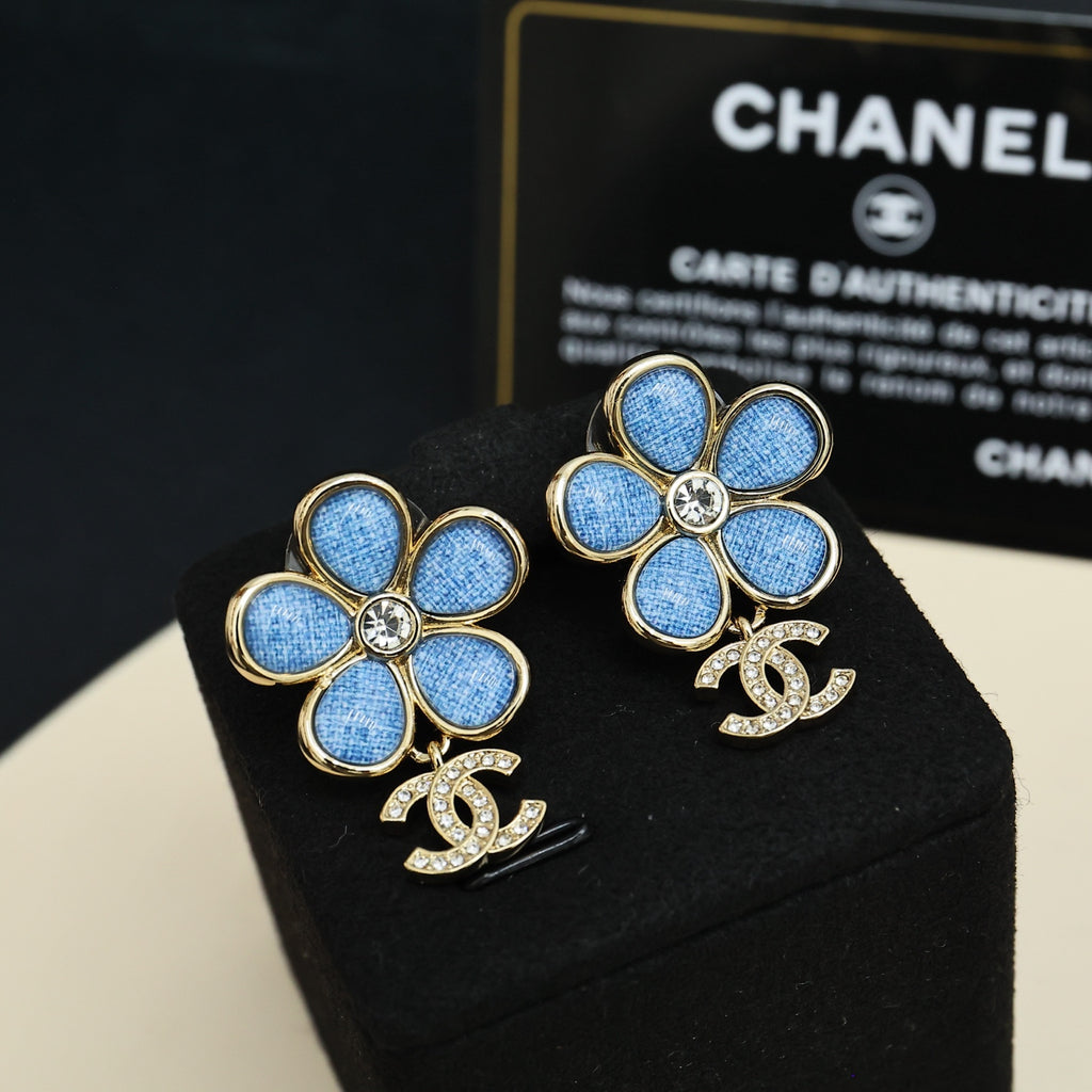 CHANEL Crystal Double-C Vintage Pendant Necklace