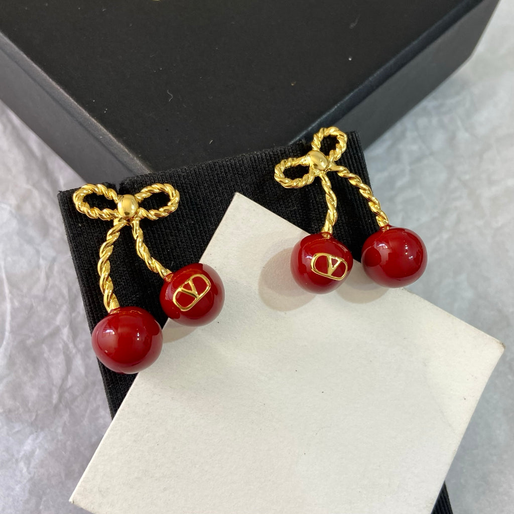 P85 Vintage Necklace