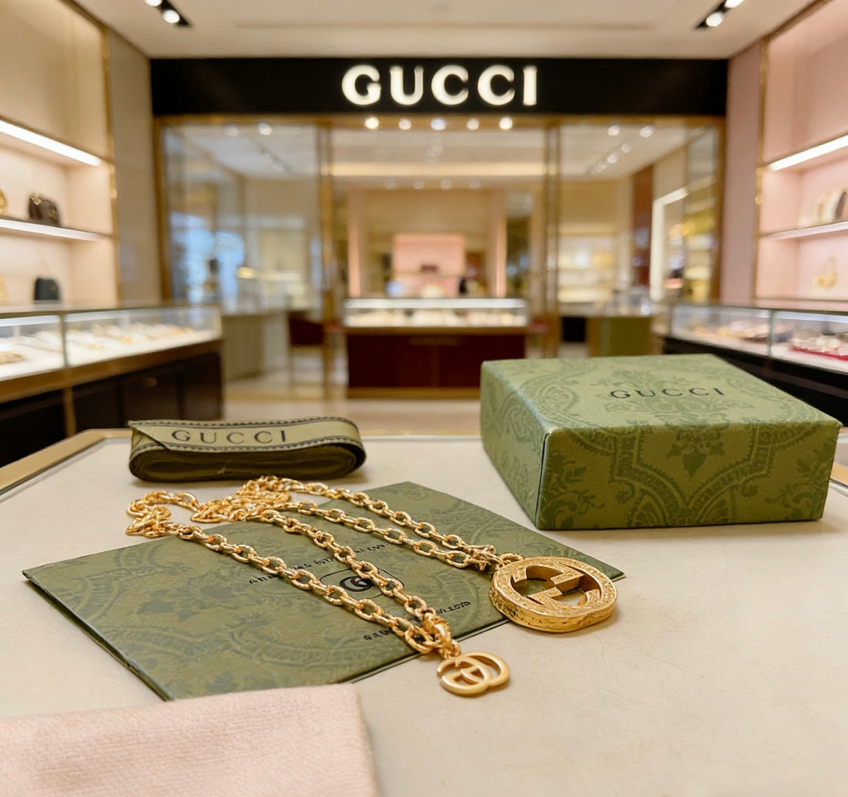 GUCCI Pendant Necklace