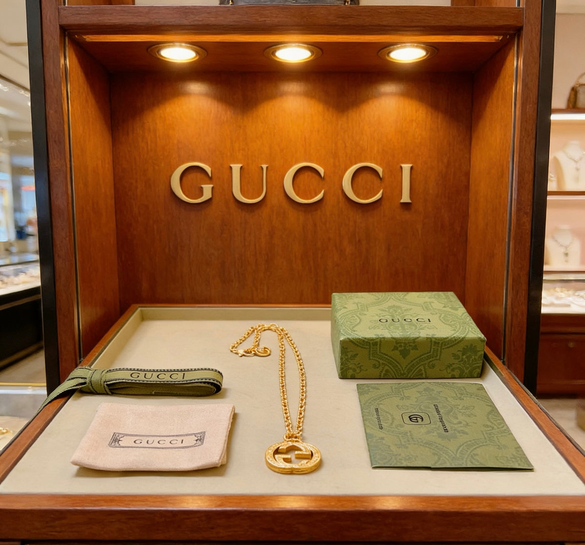 GUCCI Pendant Necklace