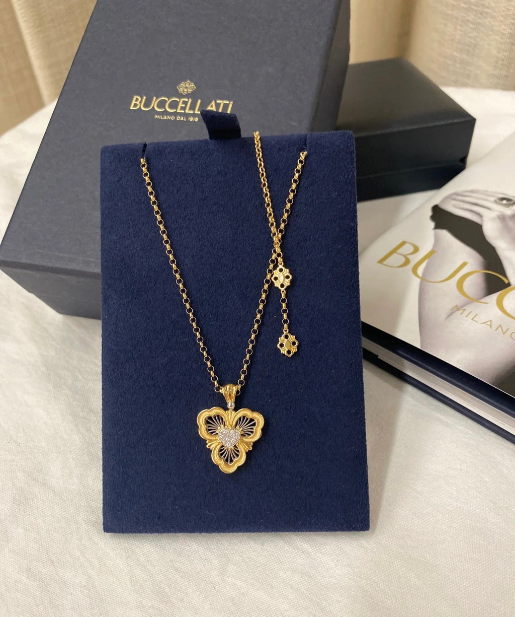 P68 Four-Leaf Clover Vintage Necklace
