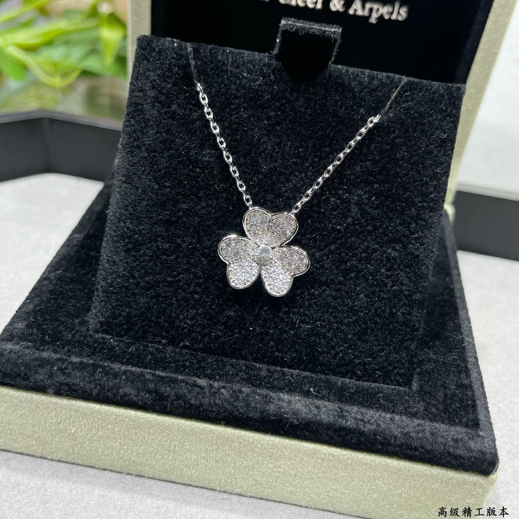 P110 Crystal Four-Leaf Clover Necklace