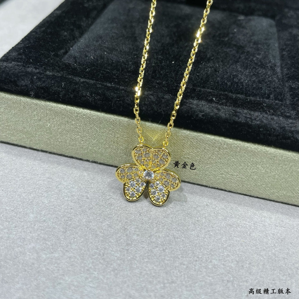 P110 Crystal Four-Leaf Clover Necklace
