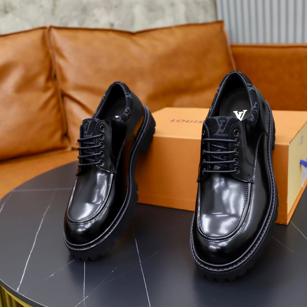 Louis Vuitton Men's Dress Shoes - Style 426192