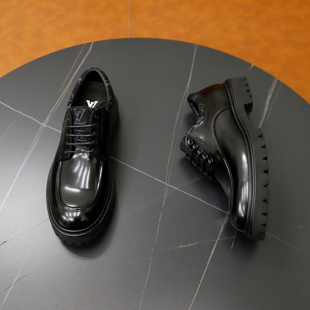 Louis Vuitton Men's Dress Shoes - Style 426192