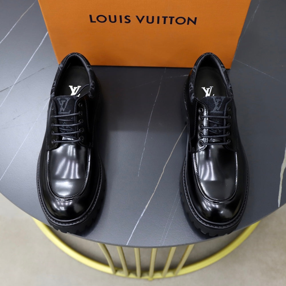 Louis Vuitton Men's Dress Shoes - Style 426192