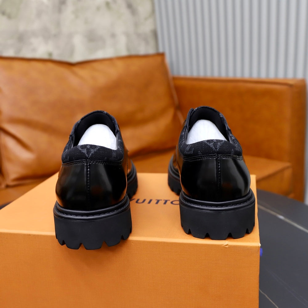 Louis Vuitton Men's Dress Shoes - Style 426192