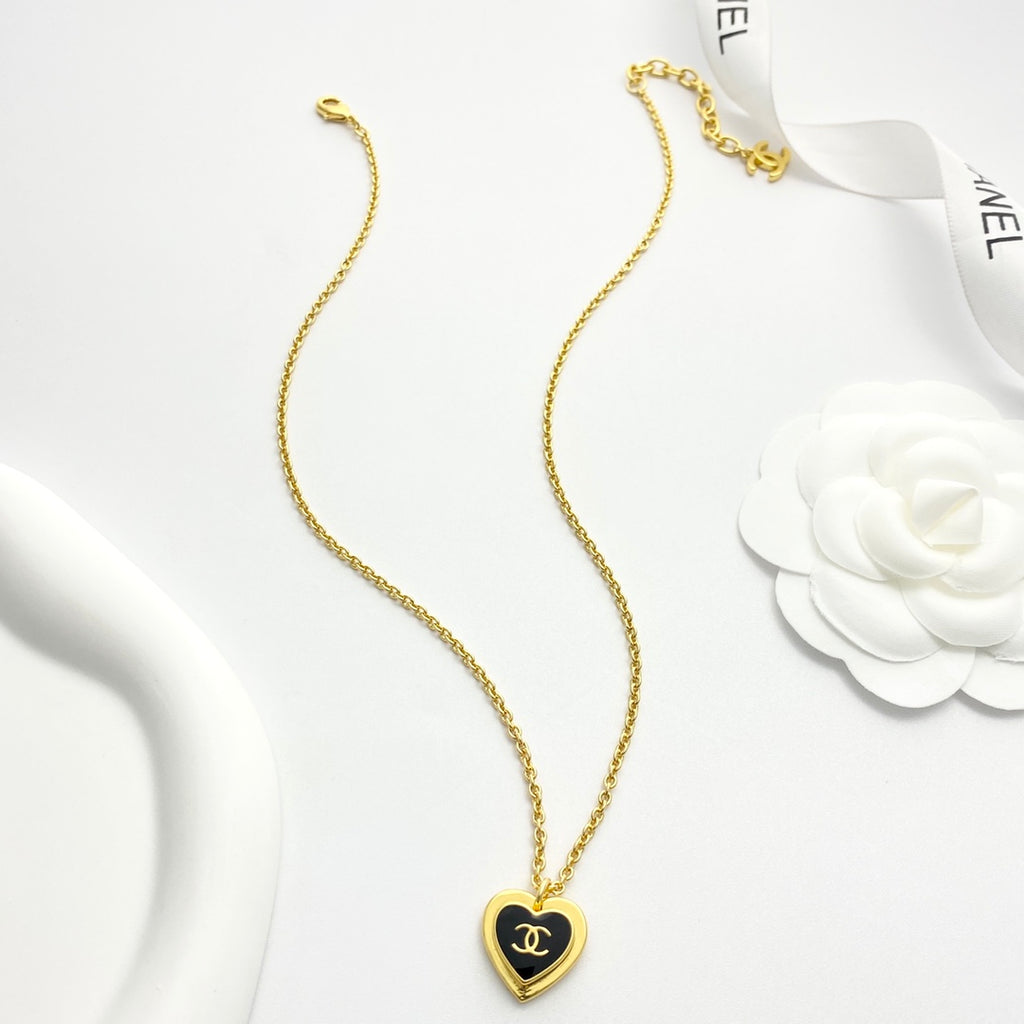 CHANEL Enamel Vintage Necklace