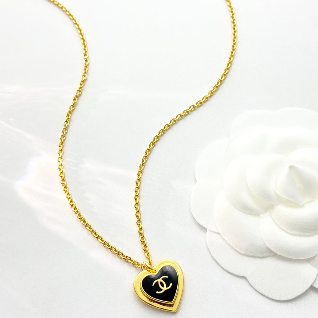 CHANEL Enamel Vintage Necklace
