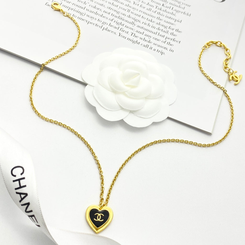 CHANEL Enamel Vintage Necklace