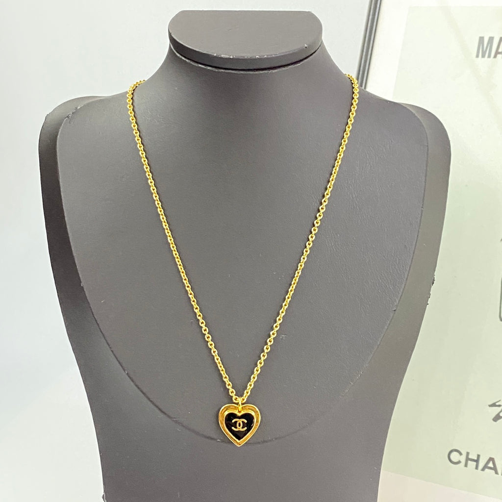 CHANEL Enamel Vintage Necklace