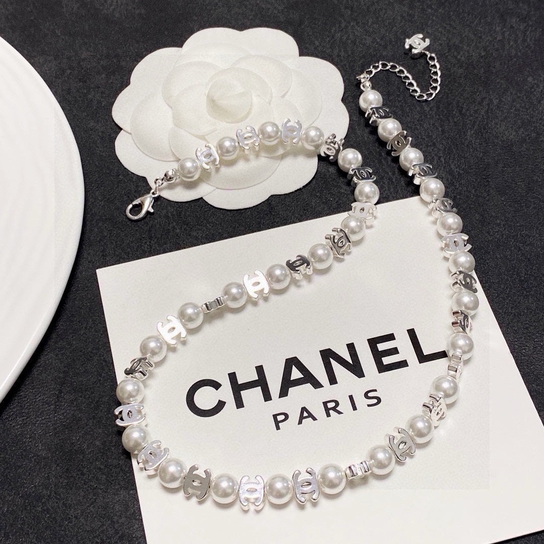 CHANEL Pearl Necklace