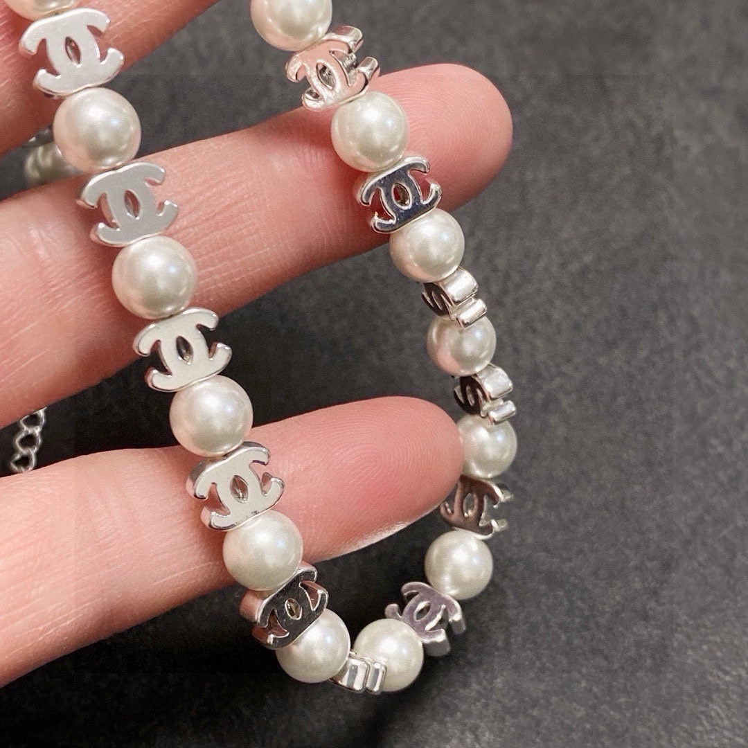 CHANEL Pearl Necklace