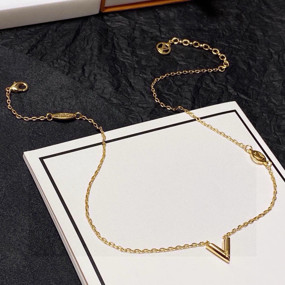 LOUIS VUITTON Necklace