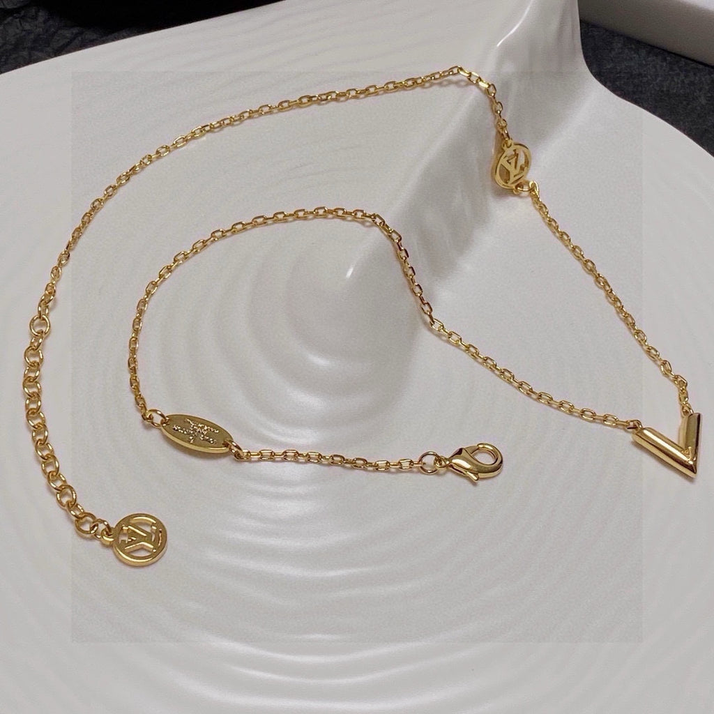 LOUIS VUITTON Necklace