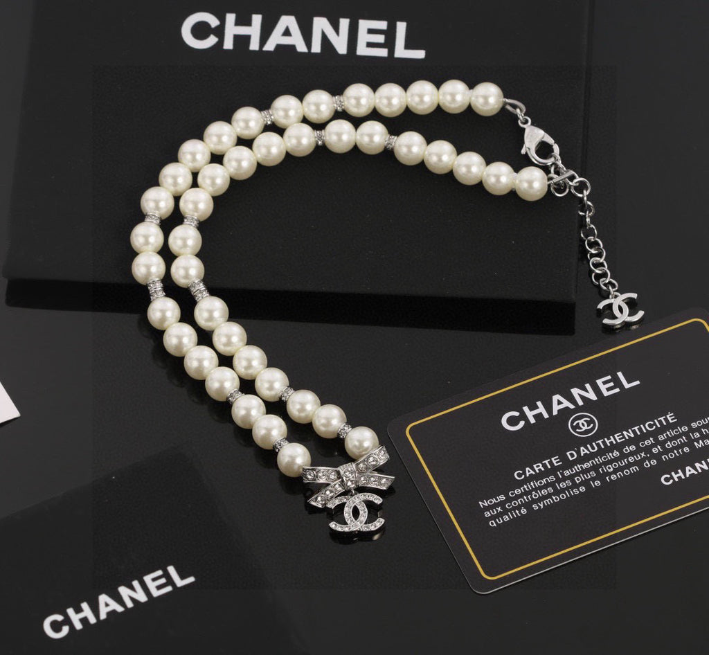 CHANEL Pearl Bow Choker Necklace