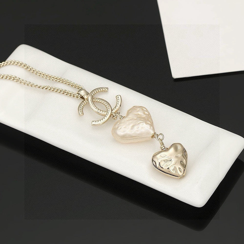 CHANEL Pearl Necklace