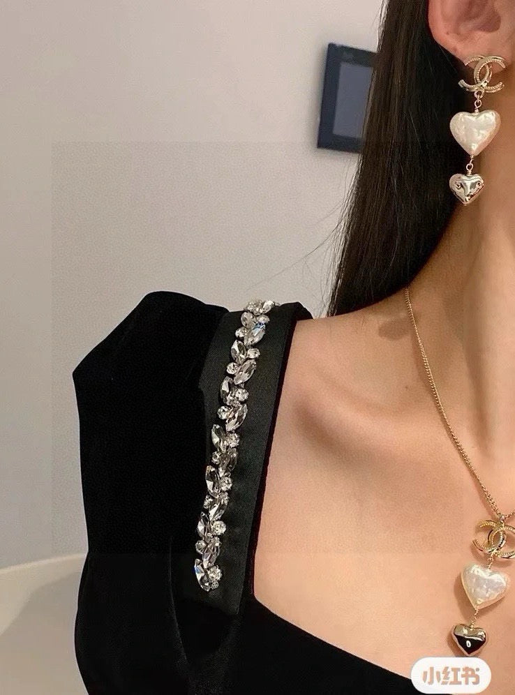 CHANEL Pearl Necklace