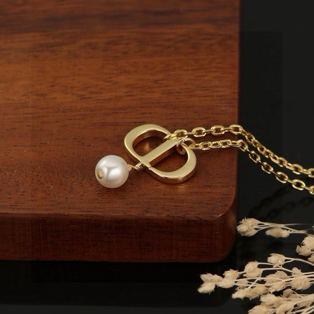 DIOR Pearl Pendant Necklace