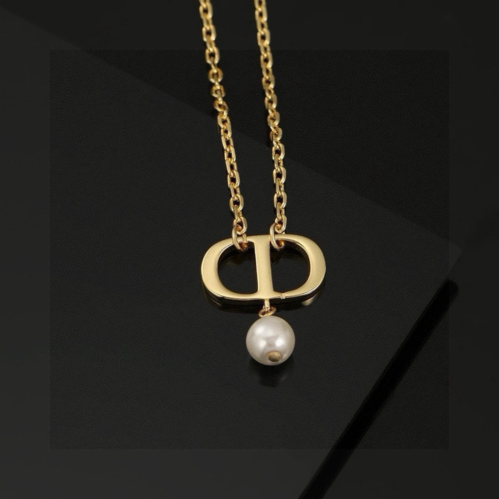 DIOR Pearl Pendant Necklace