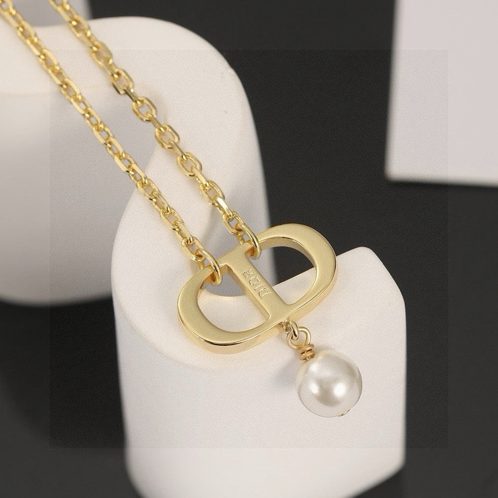 DIOR Pearl Pendant Necklace