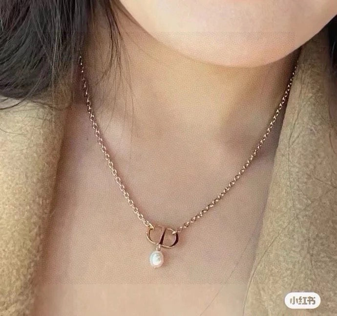DIOR Pearl Pendant Necklace