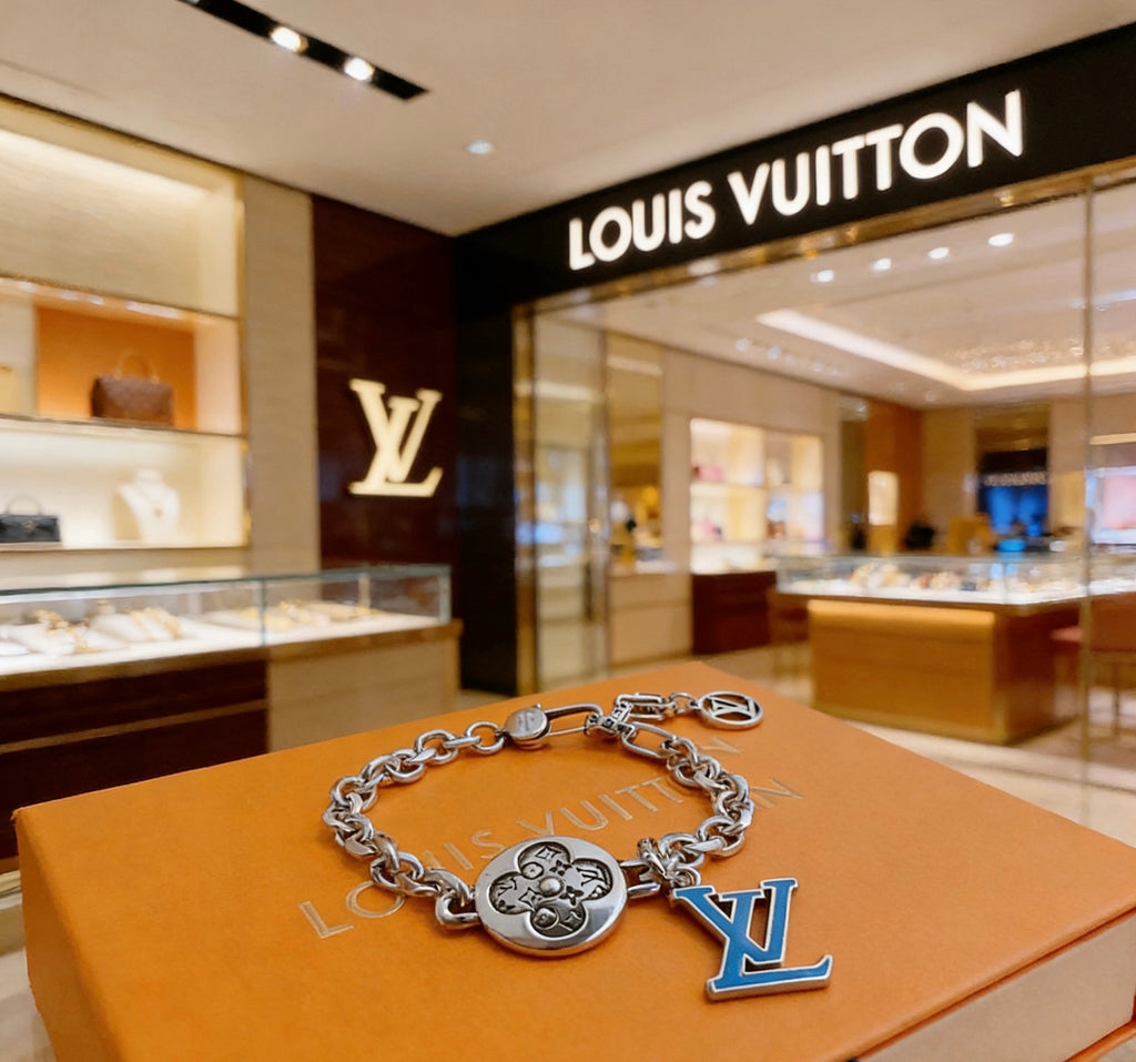 LOUIS VUITTON P100 Vintage Necklace