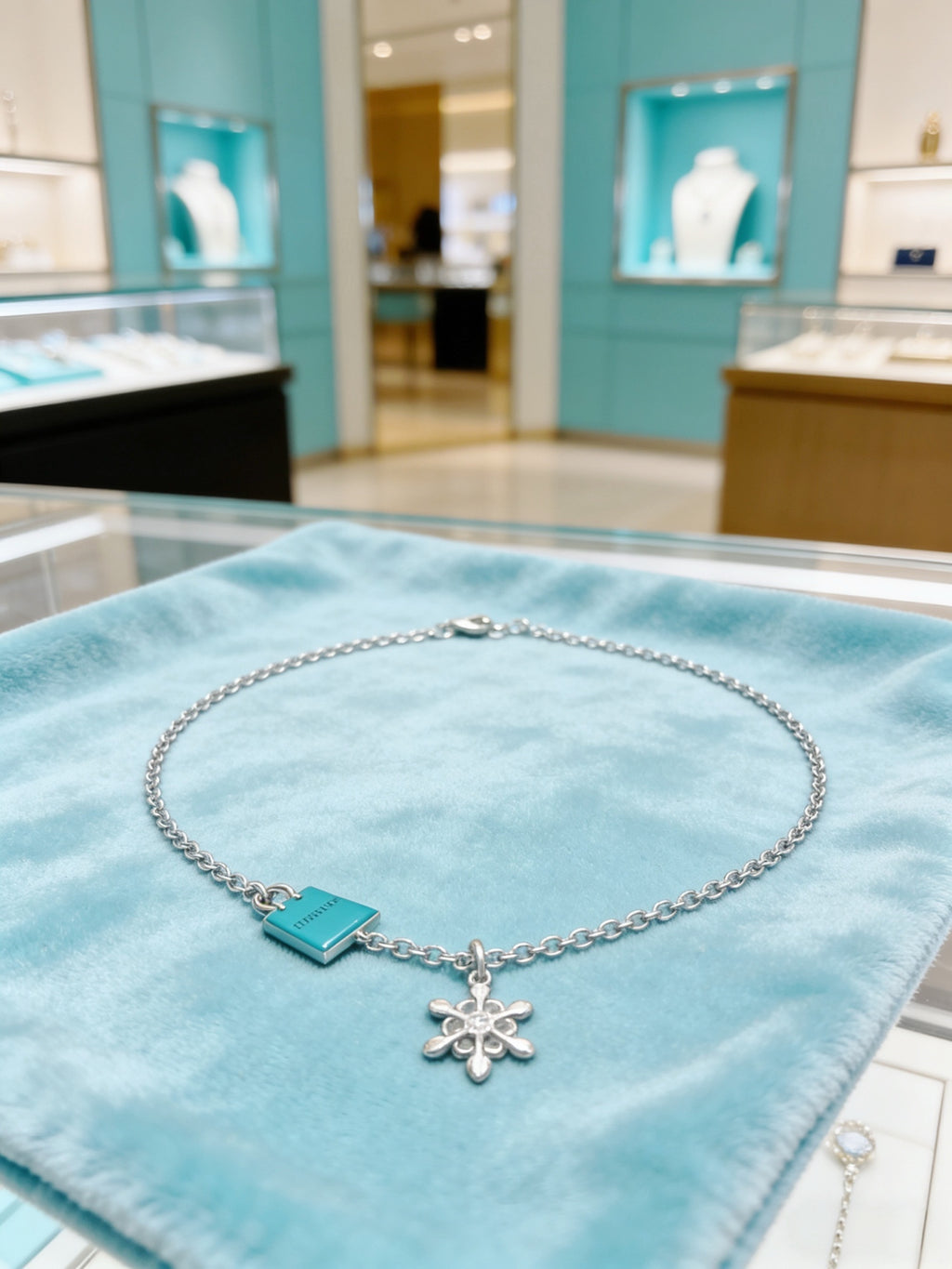 TIFFANY & CO. P85 Vintage Necklace