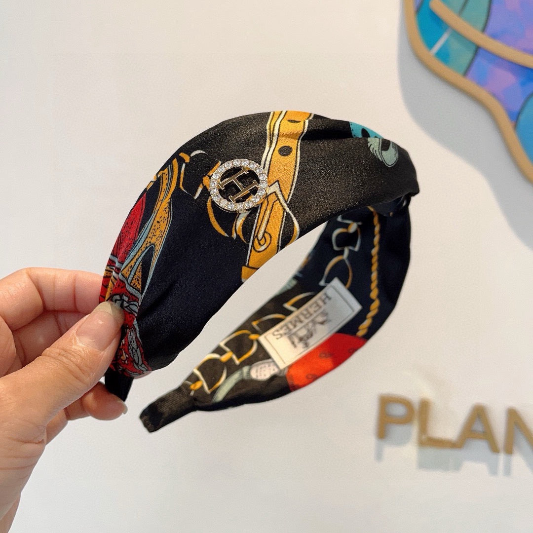 HERMÈS Silk Headband