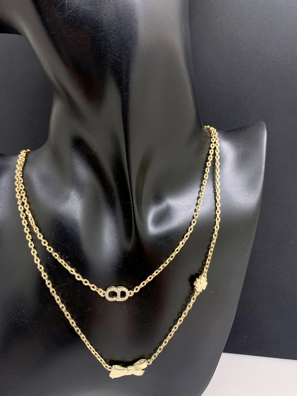 Bow Necklace