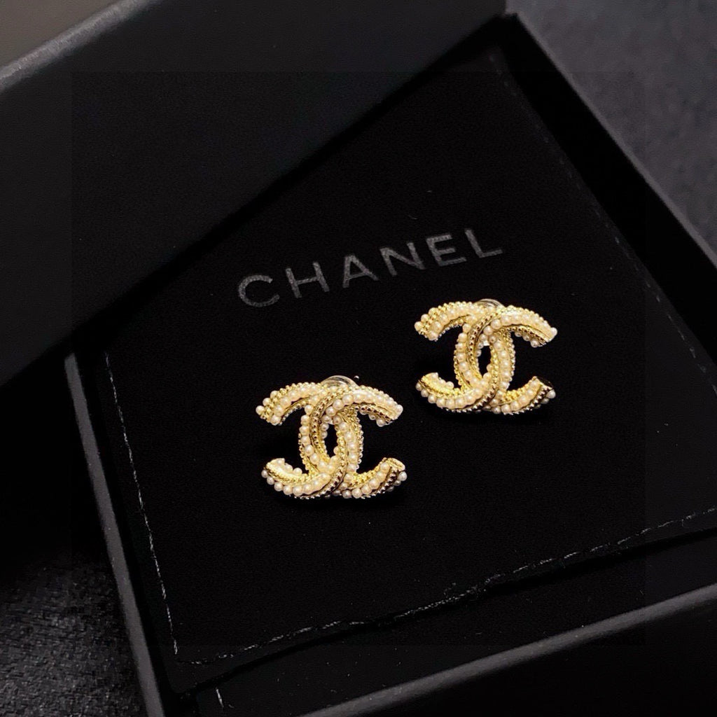 CHANEL Pearl Earrings