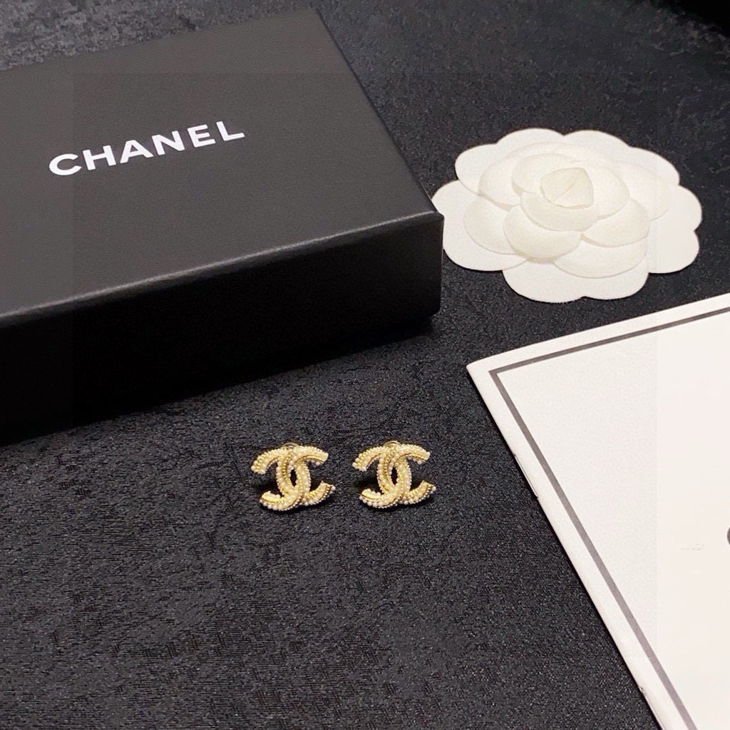 CHANEL Pearl Earrings