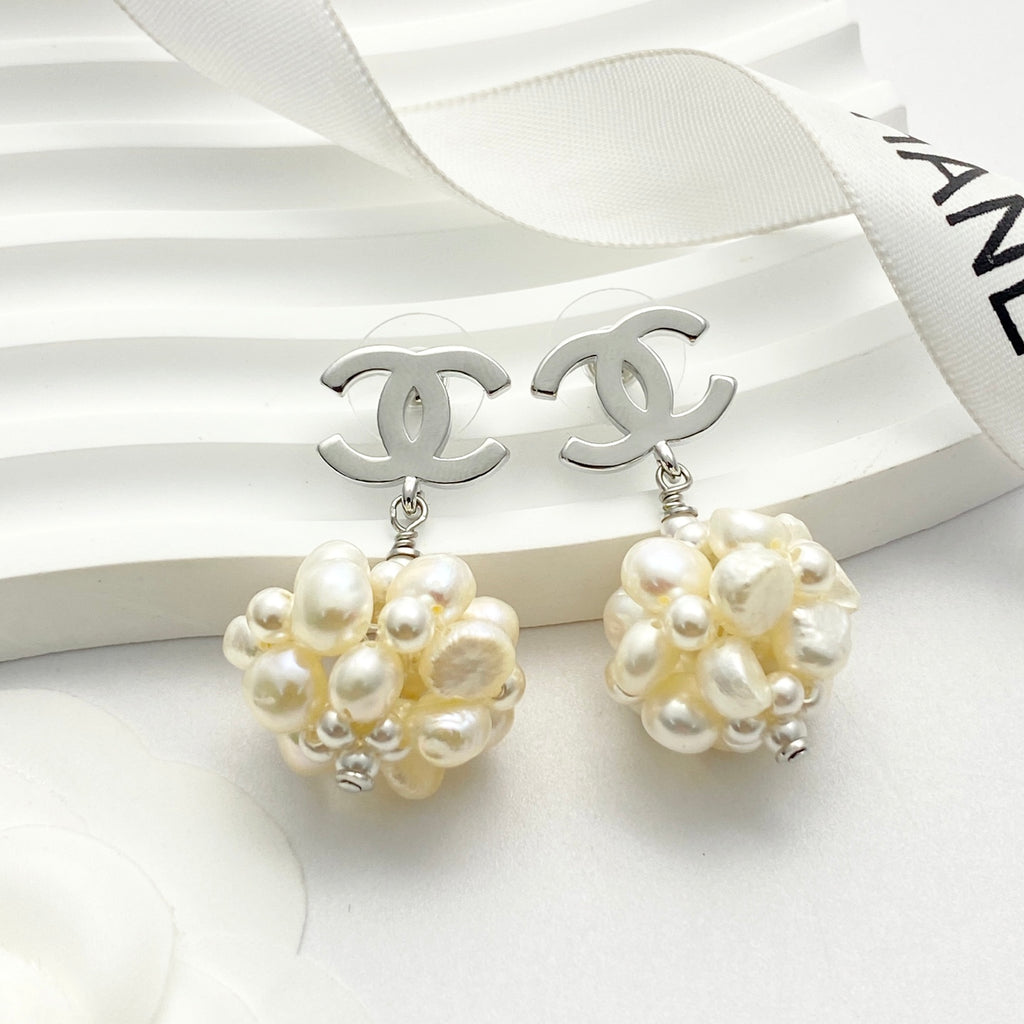 CHANEL Pearl Earrings
