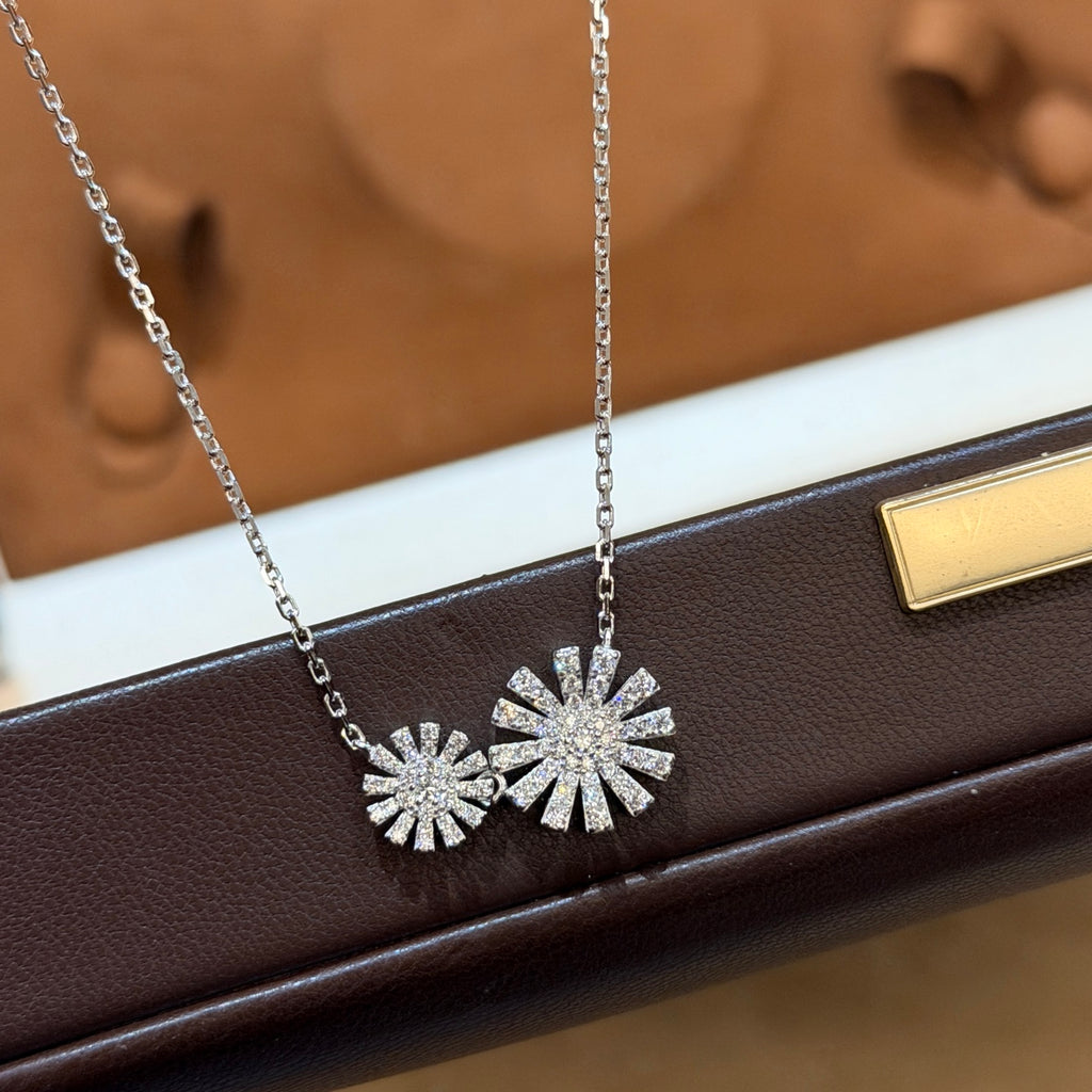 A7473 Crystal Vintage Necklace